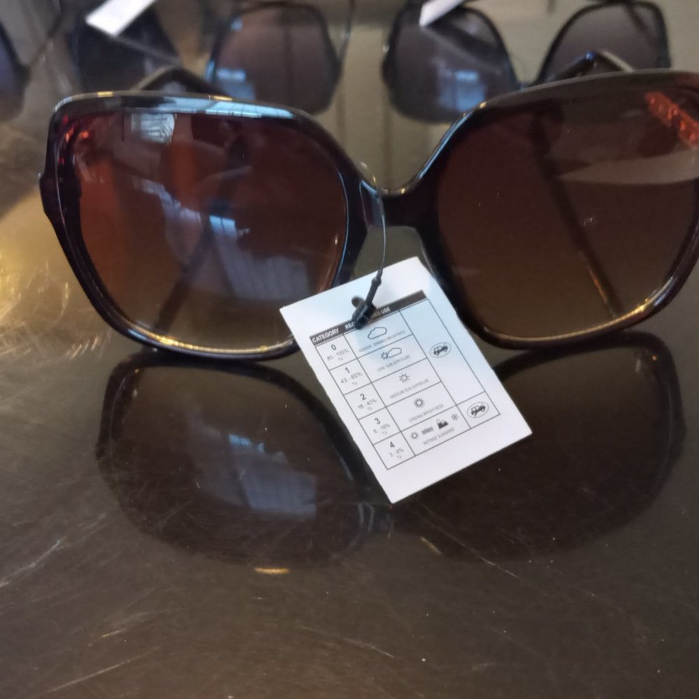 Beautiful brown sunglasses - Picture 2 of 2